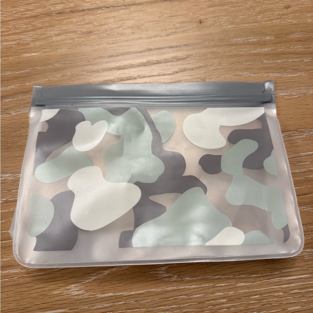 Thirty-One Camouflage Pouch - Gray and Cream